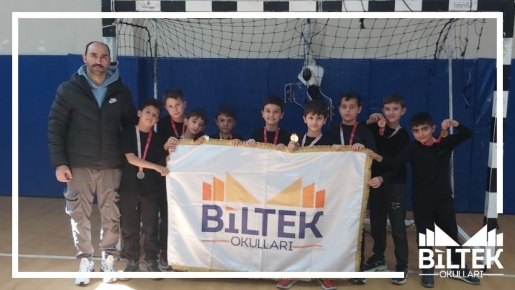 Futsal Turnuvasında Şampiyon Olan Öğrencilerimize Ödül